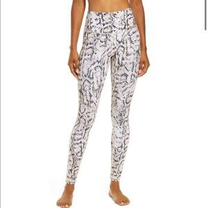 ZELLA Yoga Pants High Waist Ankle Leggings Animal Print Slim Fit Pants